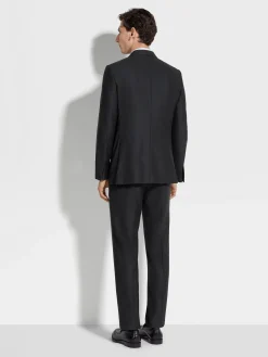 Suits><noscript><img width=