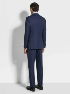 Suits><noscript><img width=