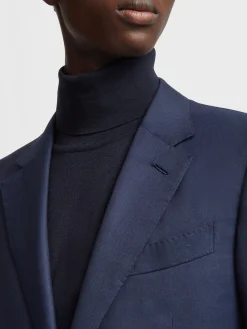Suits><noscript><img width=