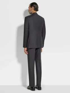 Suits><noscript><img width=