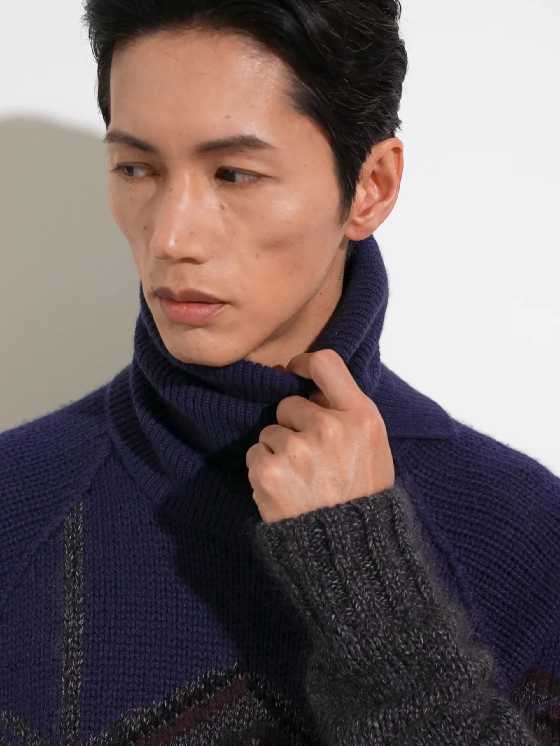 Soft Accessories|Gloves, Scarves And Hats>ZEGNA Ink Blue Oasi Cashmere Neck Warmer InkBlue