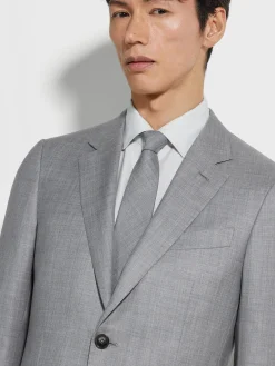 Suits><noscript><img width=