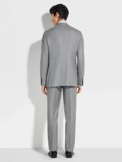 Suits><noscript><img width=