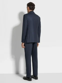 Suits><noscript><img width=