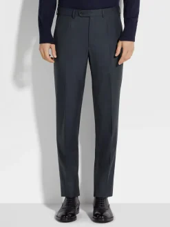 Suits><noscript><img width=