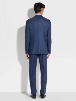 Suits><noscript><img width=