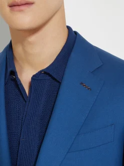 Suits><noscript><img width=